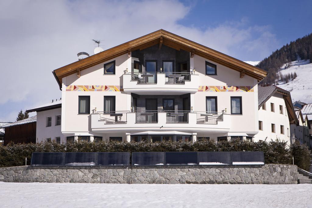 Apart Alpen Royal Nauders Exteriör bild